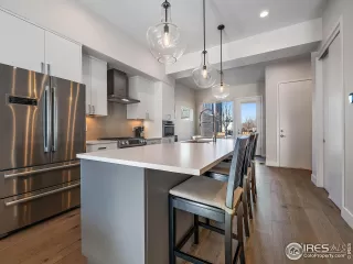 Photo #4: 957931 Listing