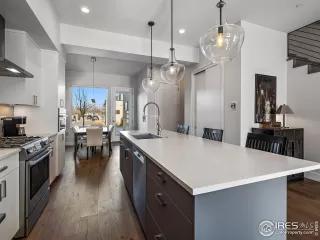 Photo #5: 957931 Listing