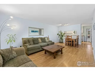 Photo #4: 957946 Listing