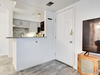 Photo #3: 958005 Listing