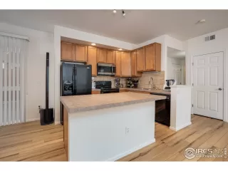 Photo #5: 958024 Listing