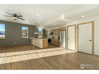 Photo #4: 958054 Listing