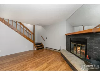 Photo #5: 958200 Listing