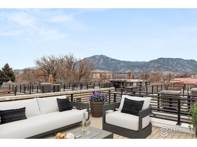 MLS: 958217 Condo For Sale