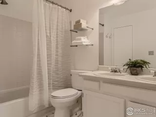 Photo #5: 958399 Listing 