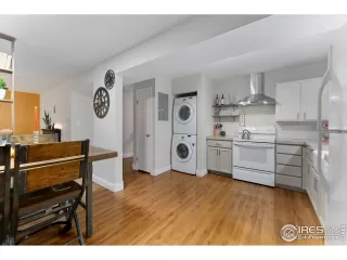 Photo #4: 958417 Listing