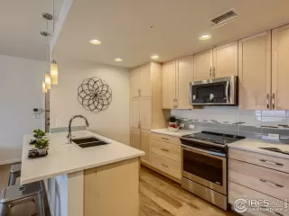 Photo #4: 958455 Listing