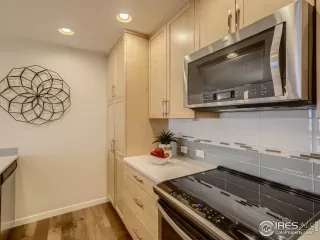 Photo #6: 958455 Listing