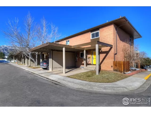 MLS: 958654 Condo For Sale