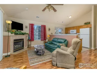 Photo #5: 958777 Listing