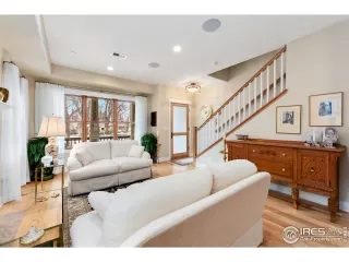 Photo #6: 958787 Listing 