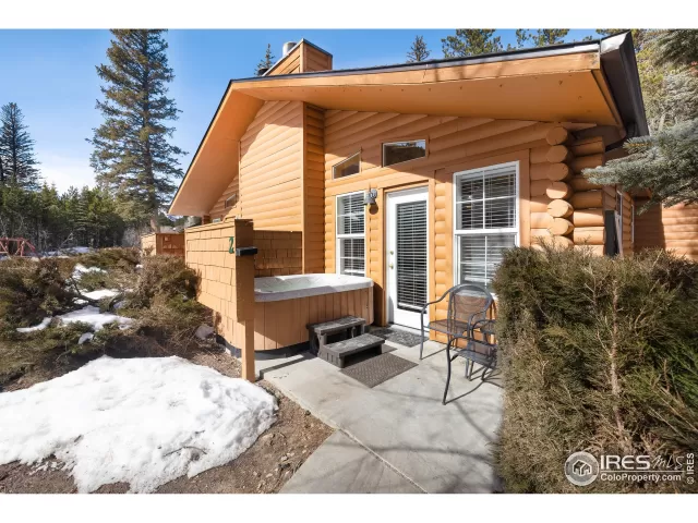 MLS: 958808 Condo For Sale