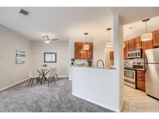 Photo #4: 958857 Listing