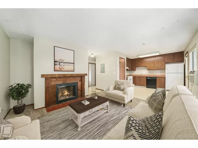 MLS: 9589009 Condo For Sale