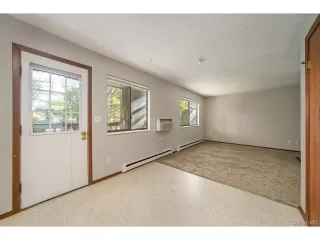 Photo #5: 9589009 Listing 