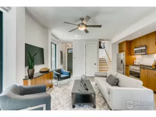 Photo #5: 959029 Listing