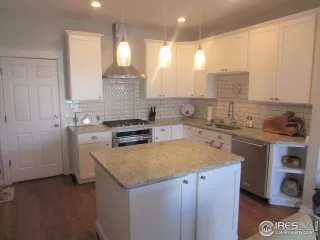 Photo #5: 959031 Listing