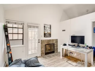 Photo #6: 959109 Listing