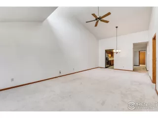 Photo #4: 959122 Listing