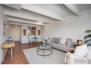 Photo #4: 959391 Listing