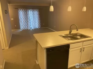 Photo #5: 959429 Listing