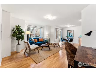 Photo #6: 959442 Listing