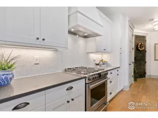 Photo #4: 959471 Listing