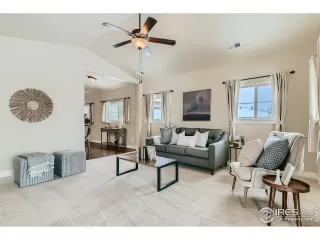 Photo #5: 959566 Listing