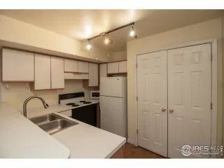 Photo #4: 959607 Listing