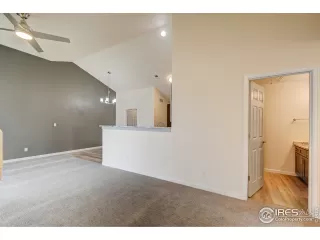 Photo #4: 959723 Listing