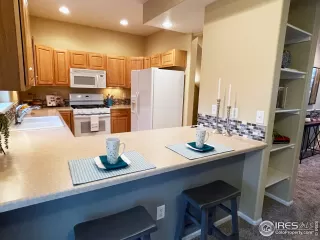 Photo #5: 959818 Listing