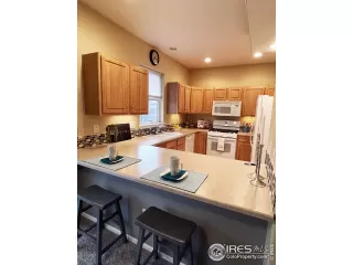 Photo #6: 959818 Listing