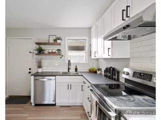 Photo #4: 959966 Listing