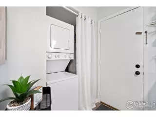 Photo #5: 959966 Listing