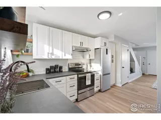 Photo #6: 959966 Listing