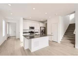 Photo #1: 9599830 Listing