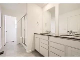 Photo #6: 9599830 Listing