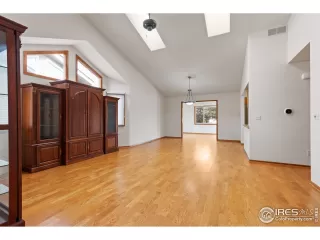 Photo #6: 960117 Listing