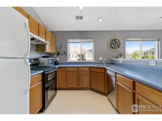 Photo #5: 960215 Listing