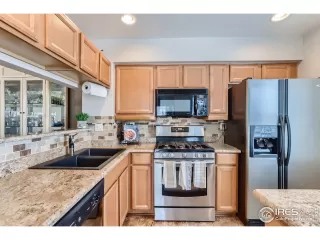 Photo #6: 960306 Listing