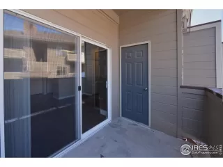 Photo #5: 960309 Listing