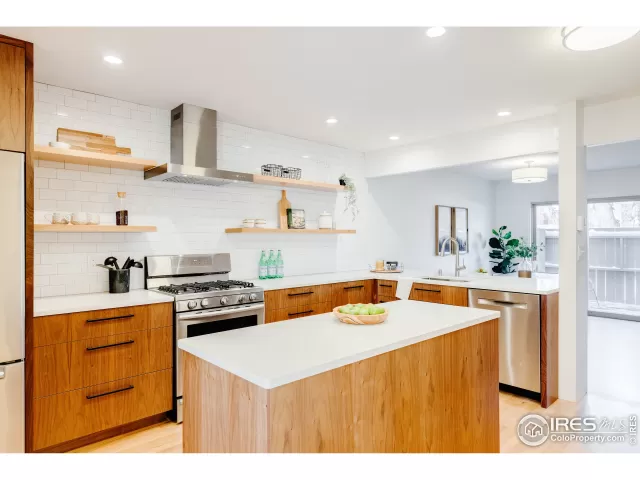 MLS: 960342 Condo For Sale