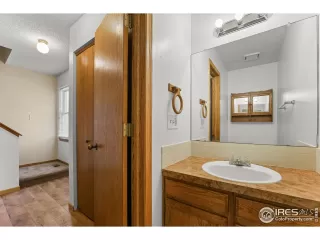 Photo #5: 960343 Listing