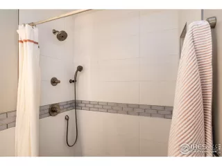 Photo #5: 960360 Listing