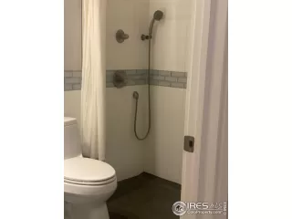 Photo #6: 960360 Listing