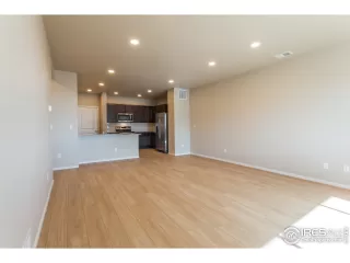 Photo #5: 960401 Listing 