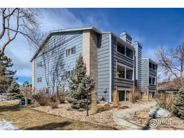 MLS: 960425 Condo For Sale