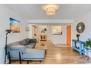 Photo #4: 960425 Listing