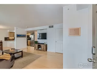 Photo #3: 960582 Listing