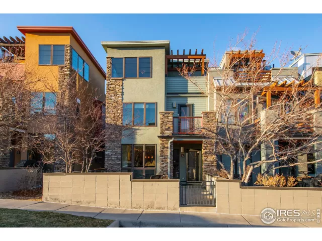 MLS: 960583 Condo For Sale